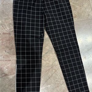 Old Navy Black and White Checkered Women’s Pants